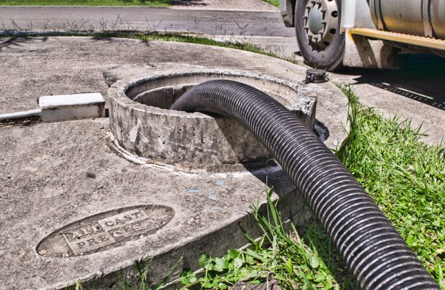 Limpeza de Caixa de Gordura e Fossa Séptica